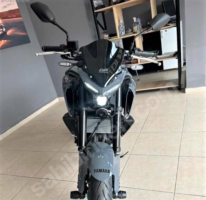 Windscreen for Yamaha MT03 dark smoke 24 cm 2020-2024