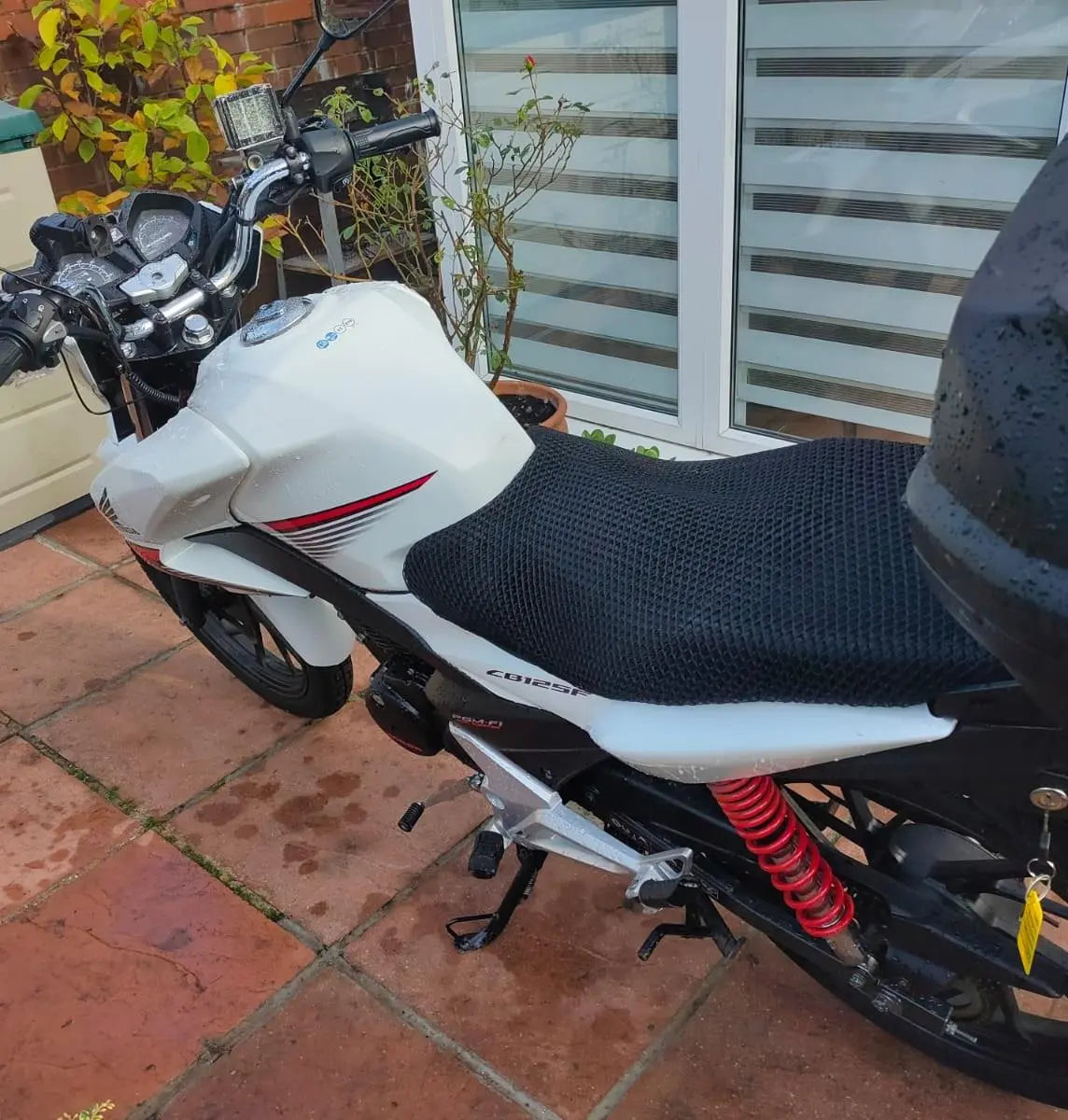 Honda CB 125F Universal Rear Rack Luggage Carrier + 46 LT Top Case Set