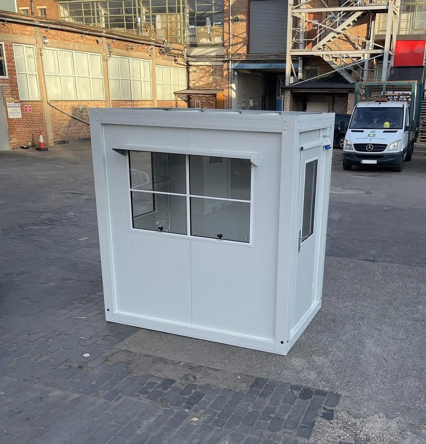 Security Hut Modular Kiosk Ticket Booth Portable Cabin 130x210 cm