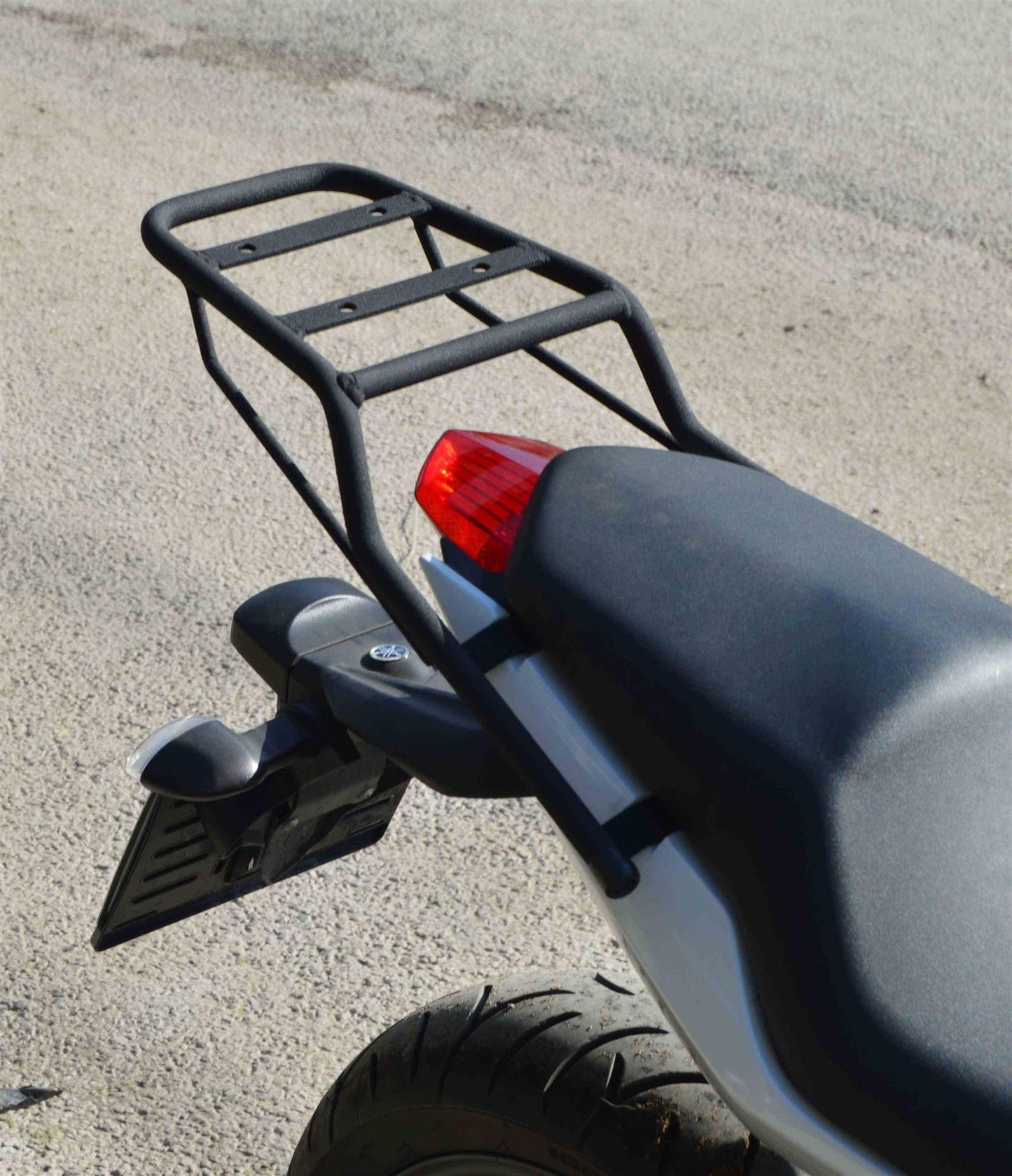 Yamaha XJ6 Diversion rear rack luggage carrier