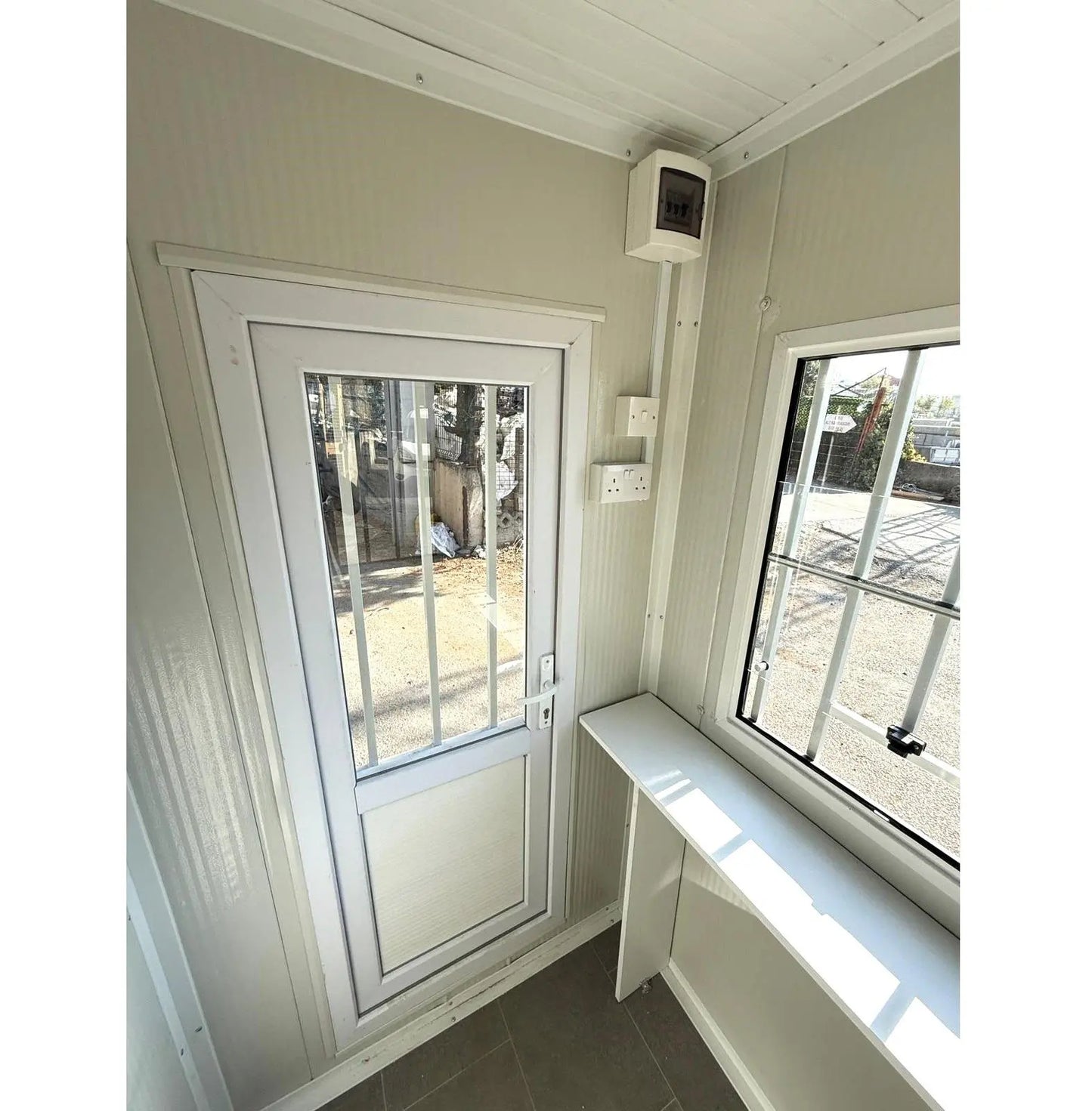 Modular Kiosk Ticket Booth Security Hut Portable Cabin Anti-Vandal 130x130 cm