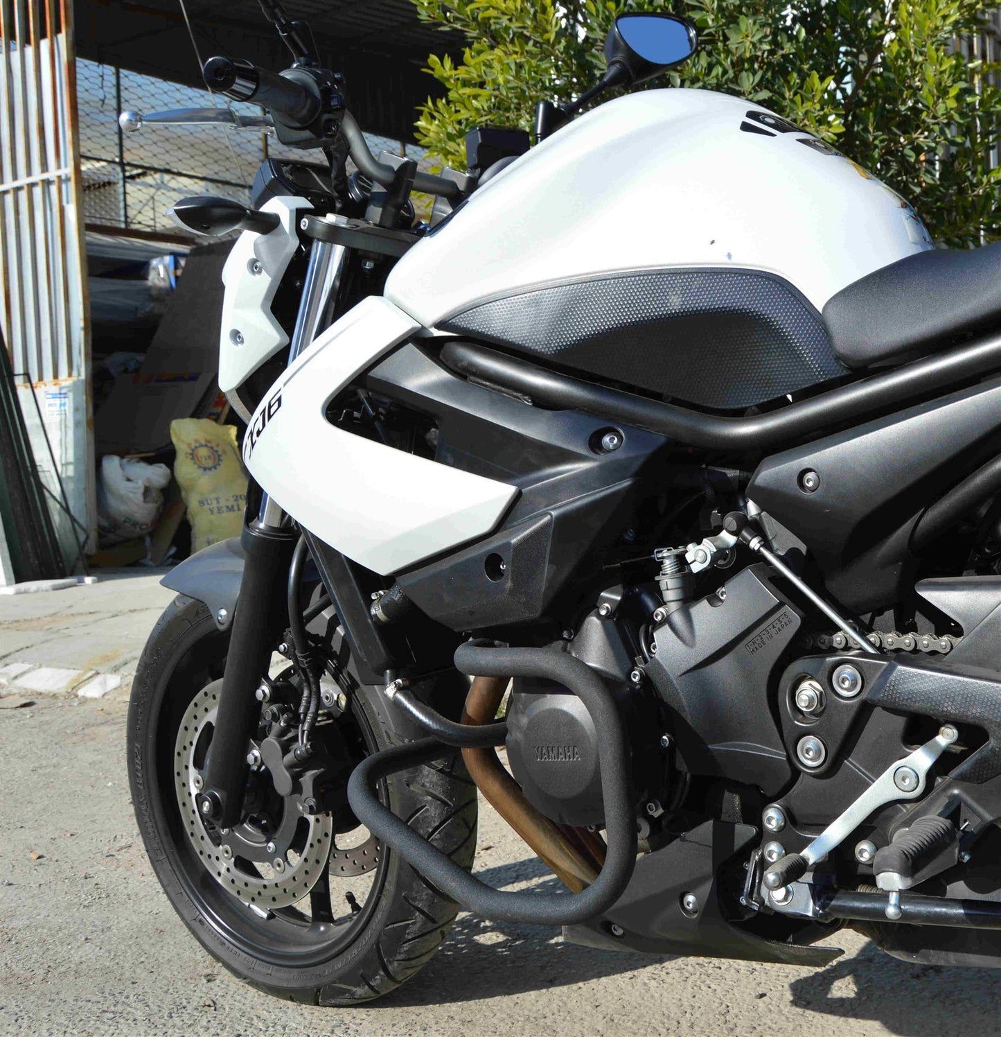 Yamaha XJ6 engine guard 09-15