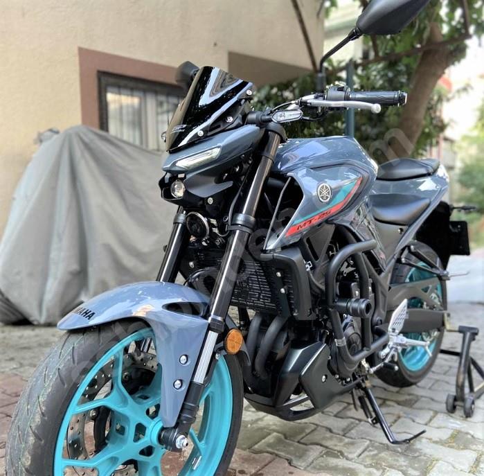 Windscreen for Yamaha MT03 dark smoke 24 cm 2020-2024