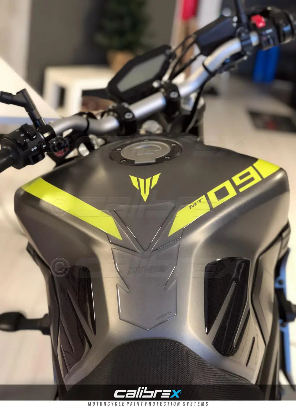 YAMAHA MT09 TANK PAD RED CALIBREX DESIGN