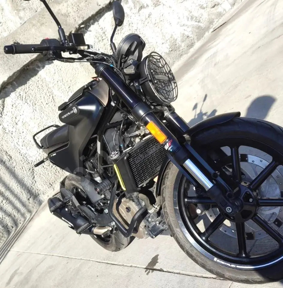 Husqvarna Svartpilen 125/250/401/701 Headlight Guard 18-23