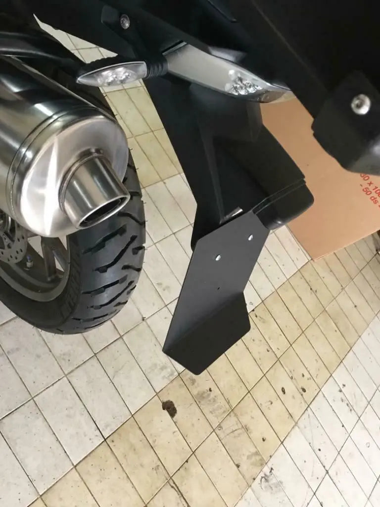 BMW F700 GS rear splash guard under plate bracket 2012-17