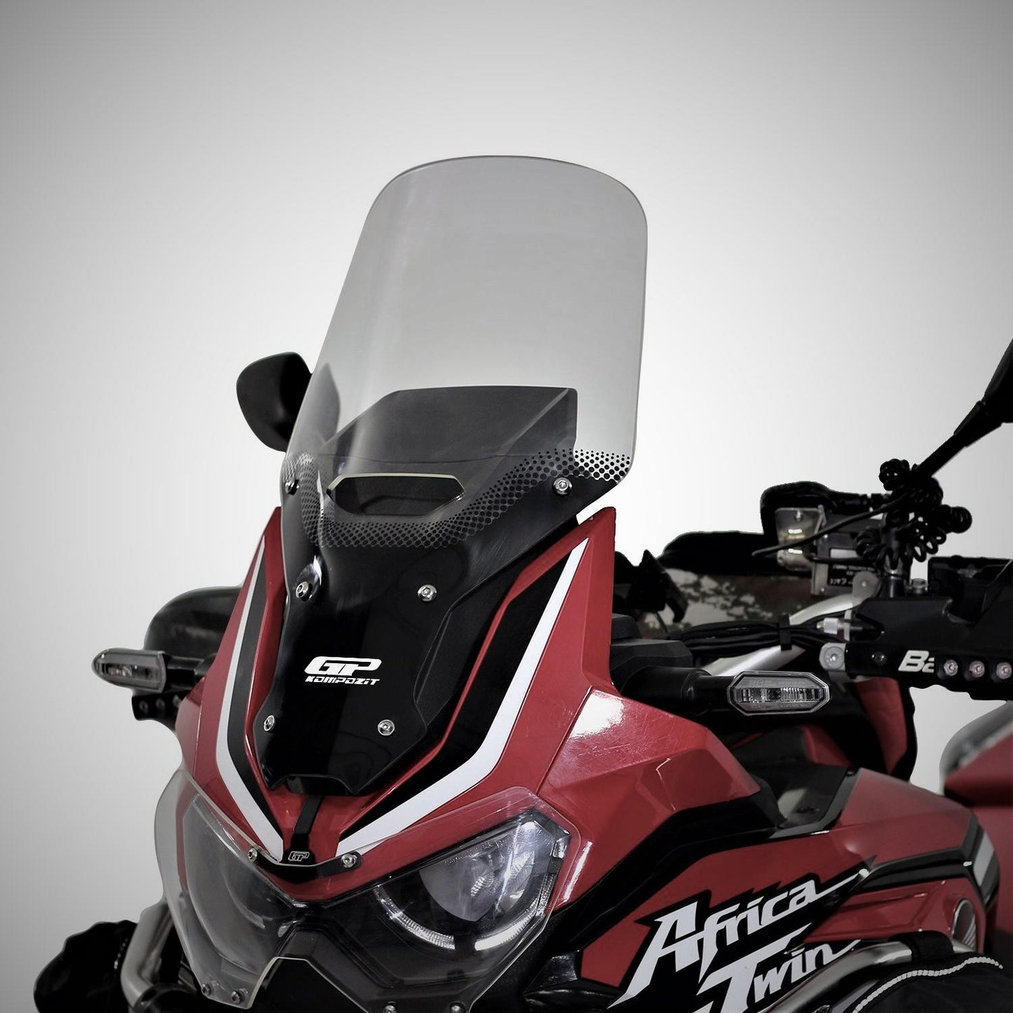 CRF 1100L Africa Twin smoke 49cm windscreen 20-22