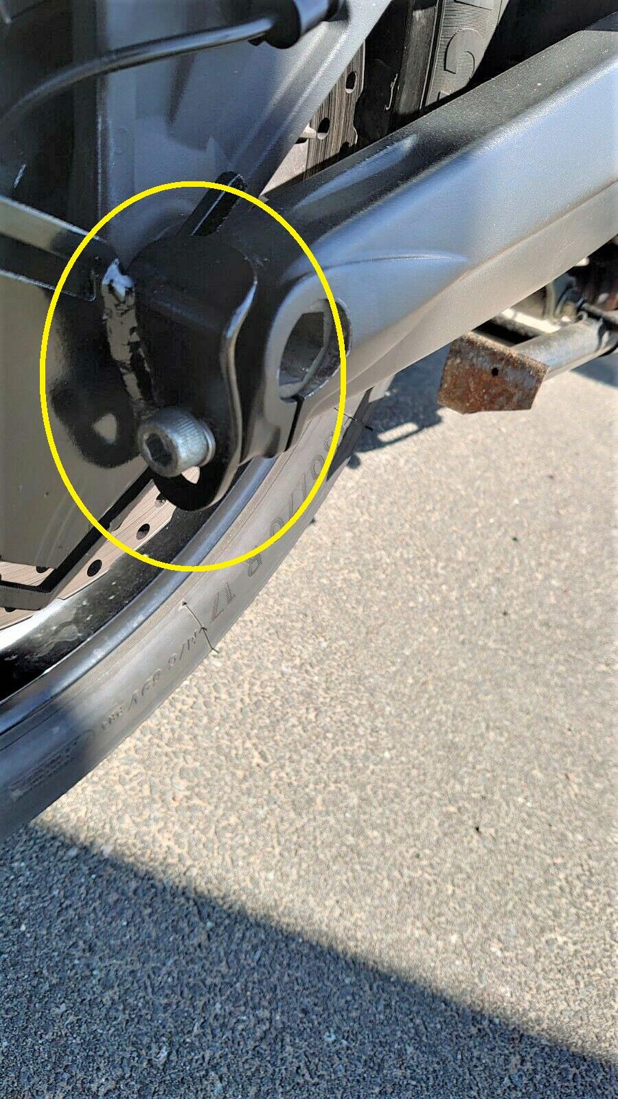 Yamaha XT1200Z Super Tenere rear fender splash guard 2010-20 *DEFECTIVE ITEM