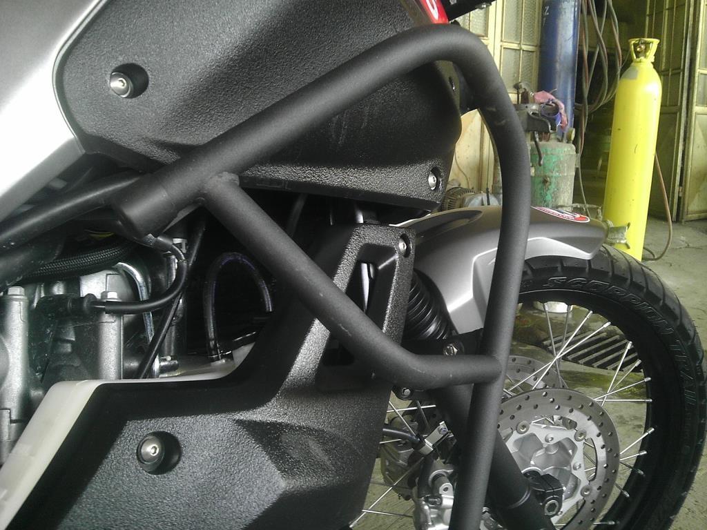 Yamaha XT660Z Super Tenere engine guard crash bar