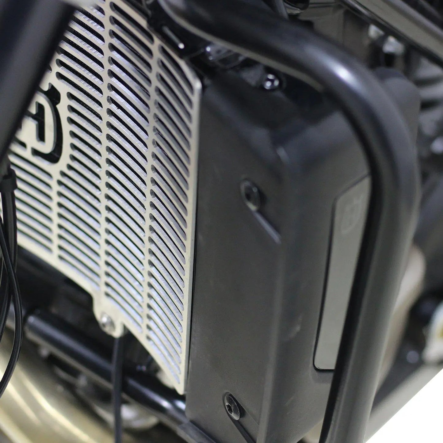 Husqvarna Svartpilen 701 radiator guard BLACK aluminum 19-21