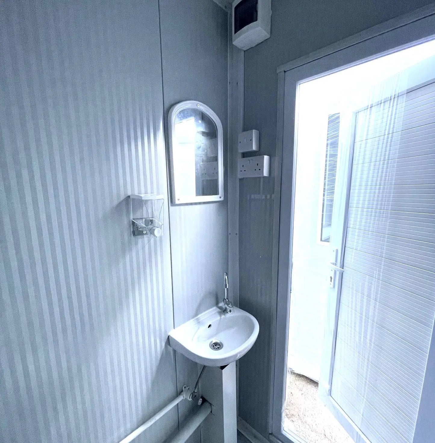 Portable Toilet Unit Welfare Cabin Modular Toilet Block 130x130 cm